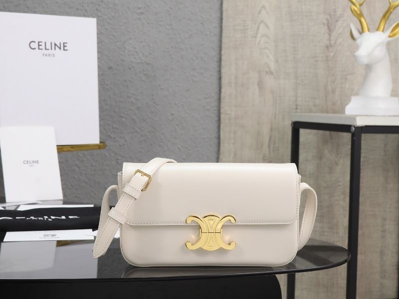 Ce1i*e triomphe bags